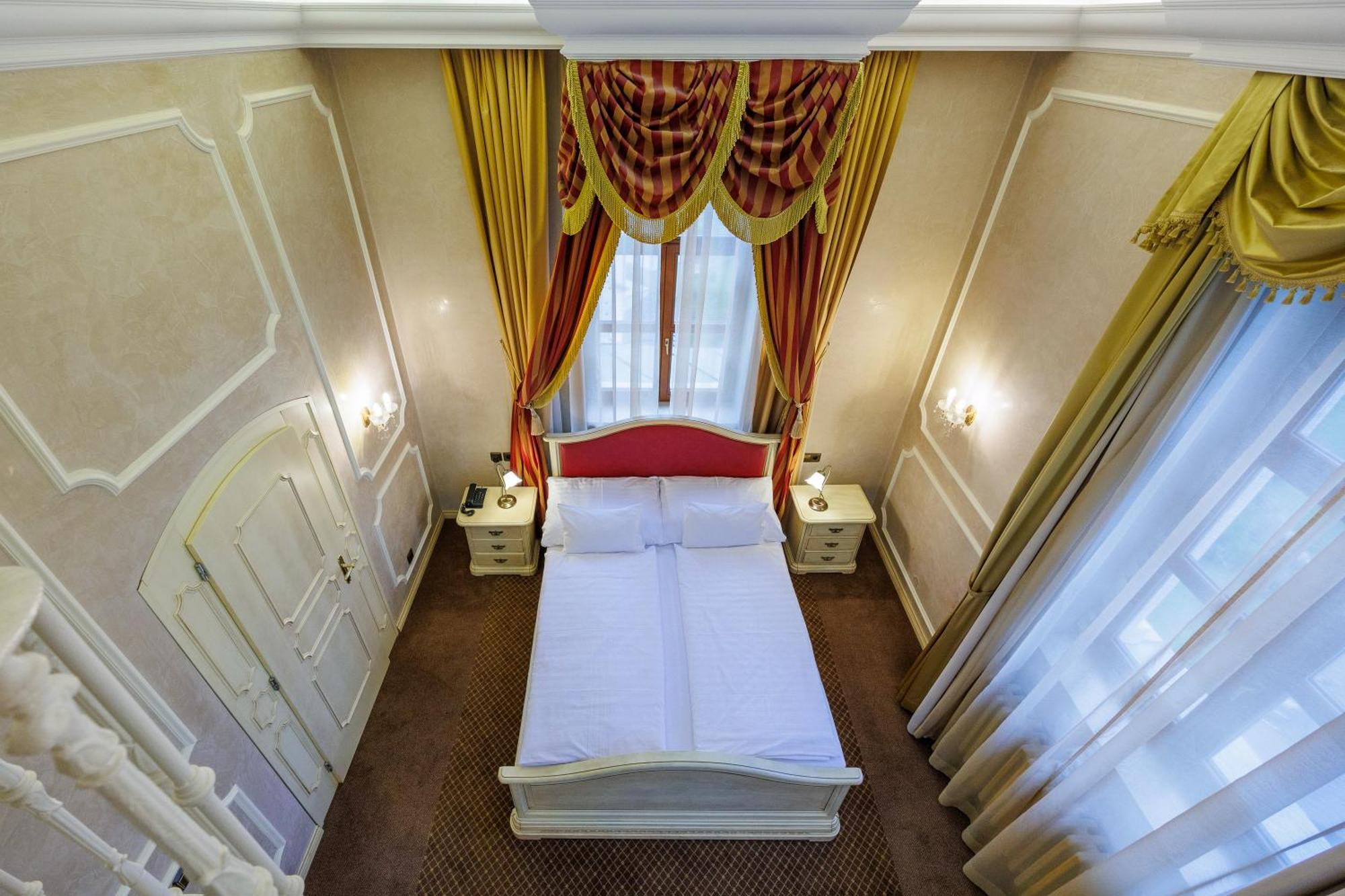 Chateau Cihelny Hotel 4*