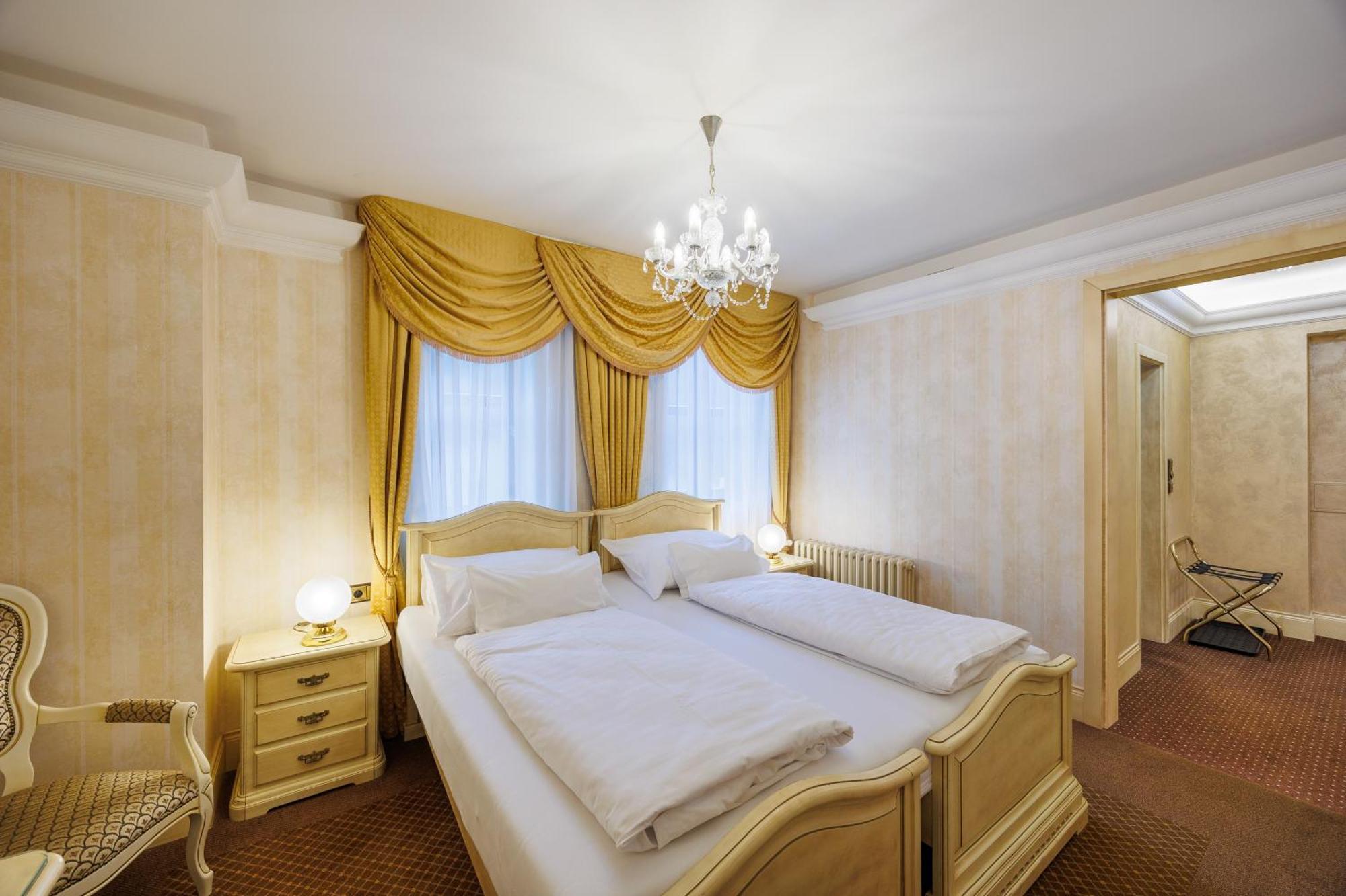 Chateau Cihelny 4*